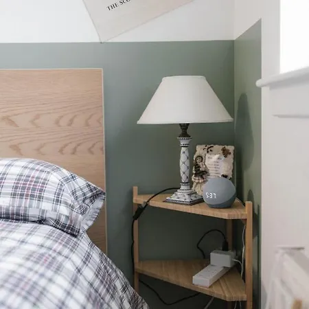 홈스테이 Broomhouse