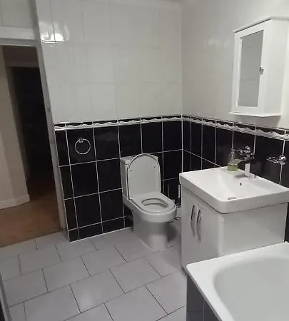 Daire Lovely Spacious Double Beds Sleeps 8 Edinburgh