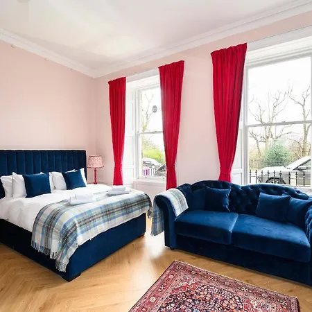 Charming Large Family With Kitchenette Holiday home Edinburgh