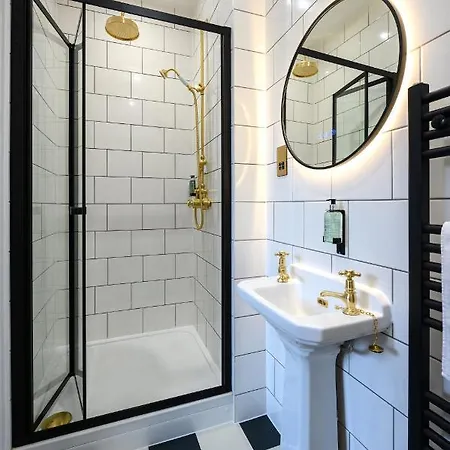 Inn Delightful Ground Floor Double With En-suite Edinburgh