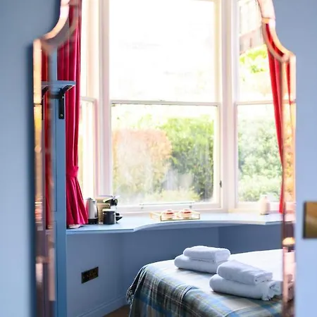 Delightful Ground Floor Double With En-suite Edinburgh
