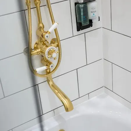 Charming Ground Floor Triple *