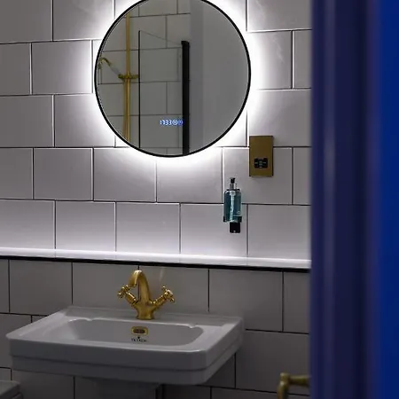 Charming Ground Floor Triple Inn *