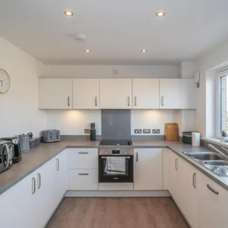 Guestready - Than Words In Leith *