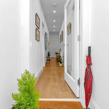 Cheerful - Jamson Pl 3 Bed *