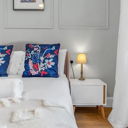 Cheerful - Jamson Pl 3 Bed Edinburgh