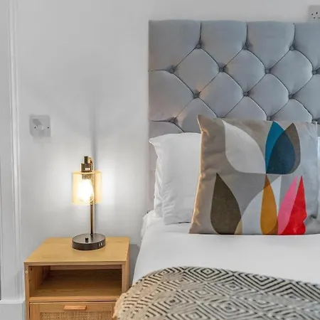 Cheerful - Jamson Pl 3 Bed Edinburgh