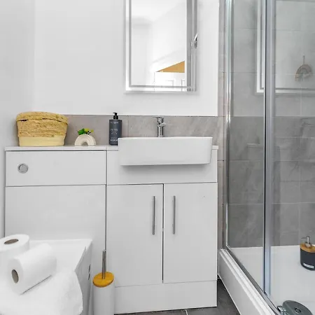 Cheerful - Jamson Pl 3 Bed Apartment Edinburgh