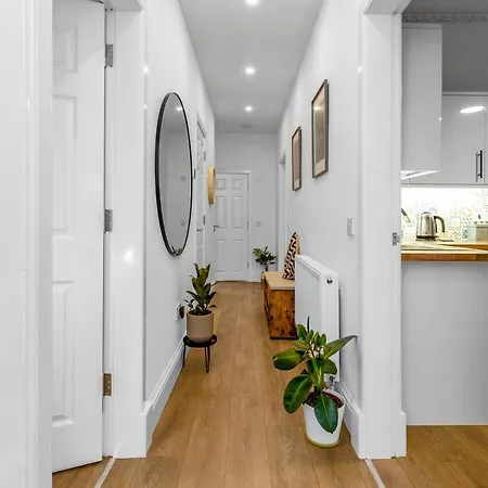 Cheerful - Jamson Pl 3 Bed *