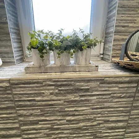 Appartamento Stylish & Comfortable Ground Floor House - Main Door Private Entrance - Free Parking & Garden Edimburgo