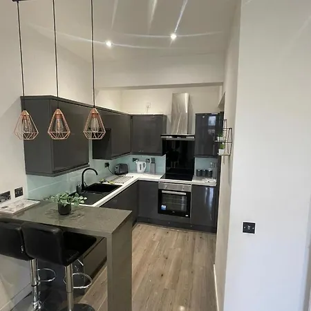 Apartment Stylish & Comfortable Ground Floor House - Main Door Private Entrance - Free Parking & Garden Edinburgh