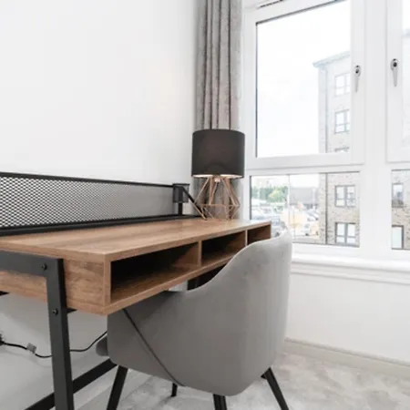 Guestready - Than Words In Leith *