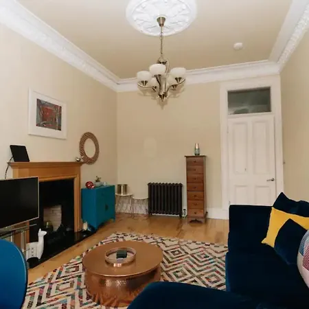 Beautiful In Stockbridge Apartment *