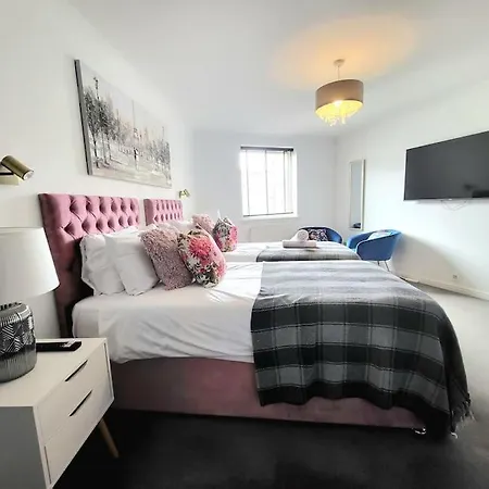Beautiful Ocean Drive Apt-7 Beds Apartment
