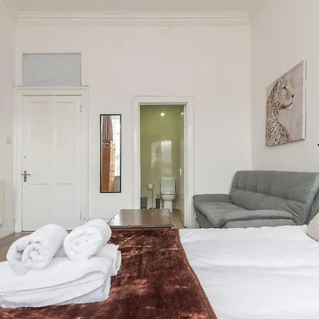 Guest house Spacious Ensuite In City Centre - Excellent Location