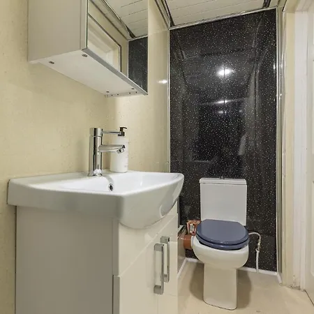 Spacious Ensuite In City Centre - Excellent Location Guest house