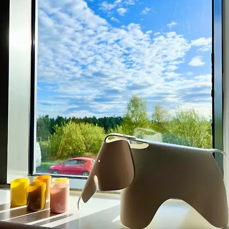 Beautiful Modern Sea-side In The * Edynburg