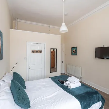 Contemporary 3 Bed City Centre - Ensuite *