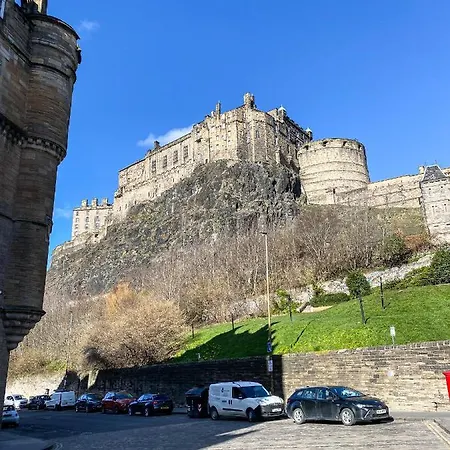Daire Snug On The Grassmarket, 5mins From Castle