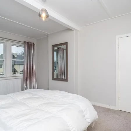 Pass The Keys Cosy And Spacious 2 Beds Flat With - Free Parking Appartement *