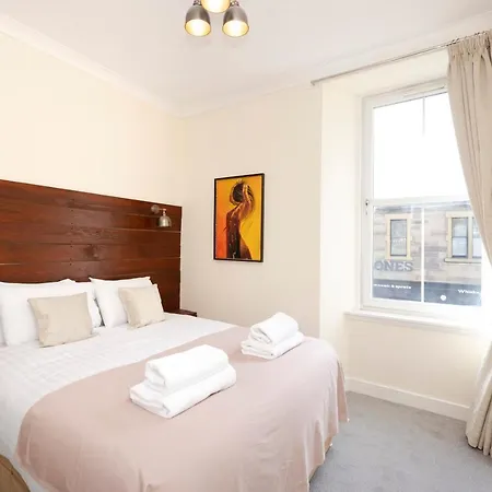 Joivy Attractive Flat Near Haymarket Station