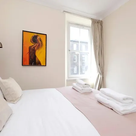 Joivy Attractive Flat Near Haymarket Station *
