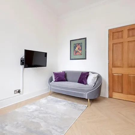 Joivy Attractive Flat Near Haymarket Station Edimburgo