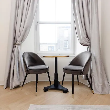 Joivy Attractive Flat Near Haymarket Station Apartment *