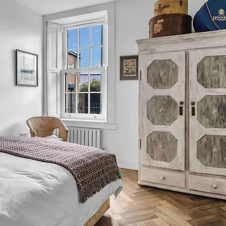 Stylish Georgian Garden + Secure Parking * Edimburgo