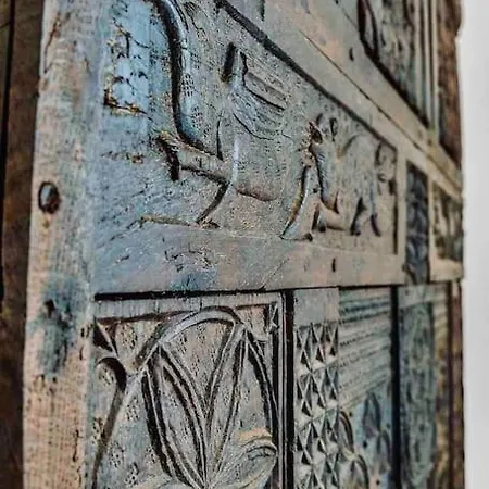 Stylish Georgian Garden + Secure Parking Apartment *