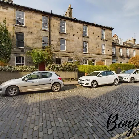 Apartment Montaigne - 2 Br-1ba In Stockbridge By Bonjour Residences *