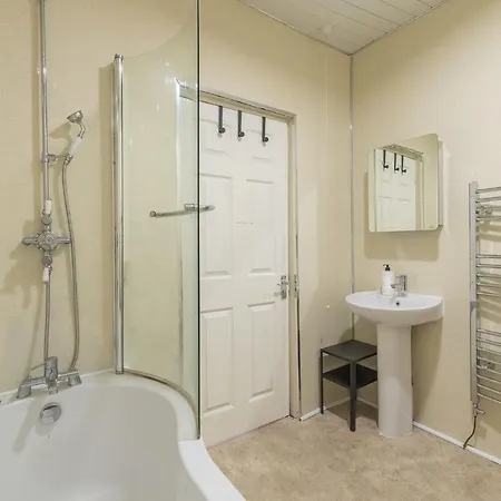 Contemporary 3 Bed City Centre - Ensuite * Edinburgh