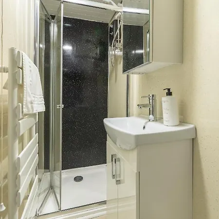 Contemporary 3 Bed City Centre - Ensuite *