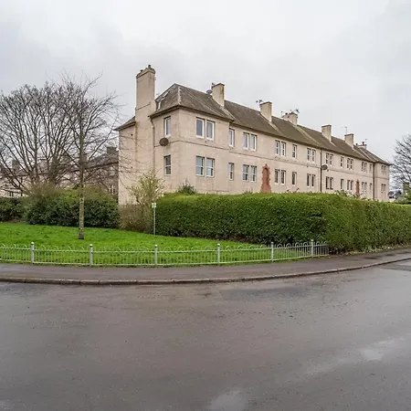 Pass The Keys Cosy And Spacious 2 Beds Flat With - Free Parking Apartment *