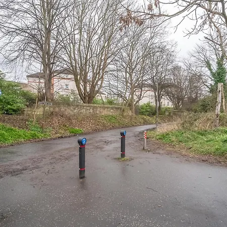 Pass The Keys Cosy And Spacious 2 Beds Flat With - Free Parking