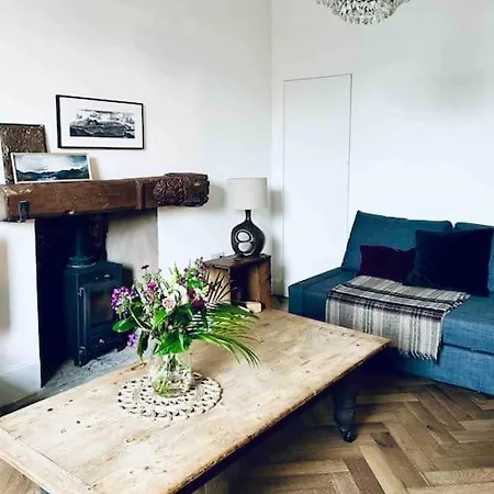 Stylish Georgian Garden + Secure Parking Edinburgh