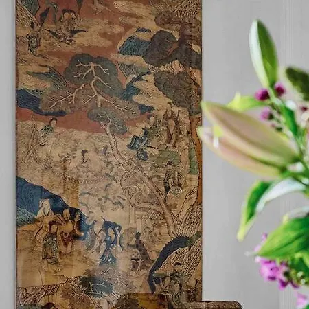 Stylish Georgian Garden + Secure Parking Apartment *