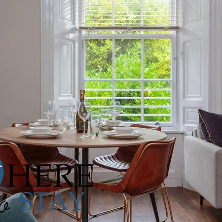 Stylish 2bed Underneath Castle