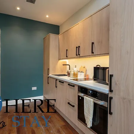 Stylish 2bed Underneath Castle