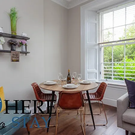 Апартаменты Stylish 2bed Underneath Castle Эдинбург