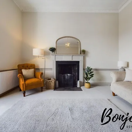 Montaigne - 2 Br-1ba In Stockbridge By Bonjour Residences Edinburgh