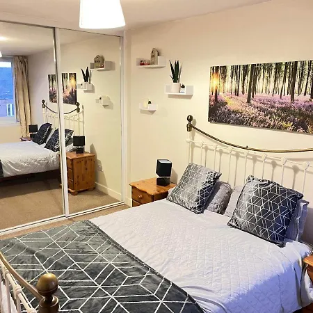 Spacious 2 Bedroom Apt - Centre Apartment Edinburgh