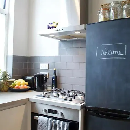 Modern 1bd Flat In