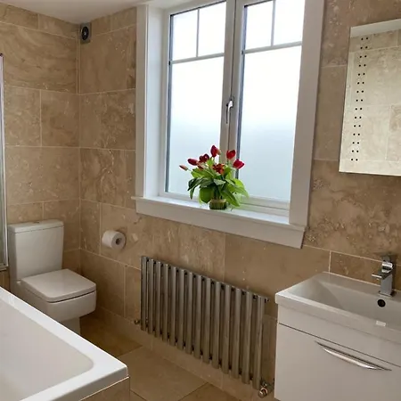 Gorgeous Family 15 Mins From Centre Villa Edinburgh