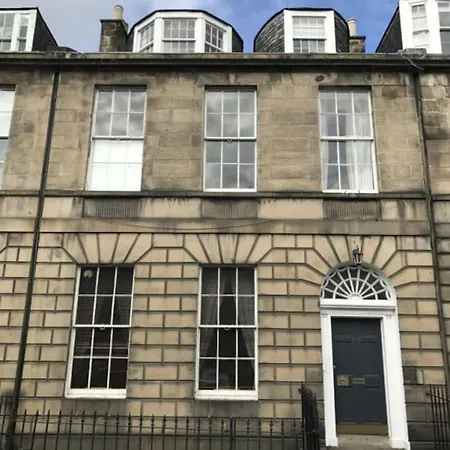 Fabulous New Town Flat Apartment