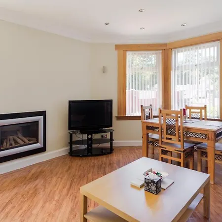 Milton Rd Sleeps 8 Free Parking 9 Mins To Centre Hébergement de vacances Édimbourg