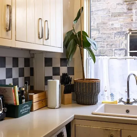 Modern And Stylish 2 Bd House In * Édimbourg