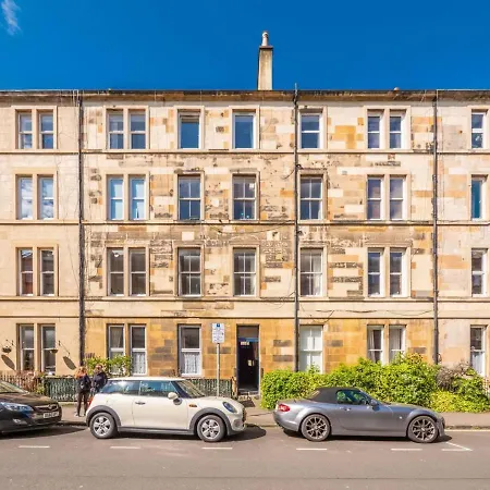 Modern & Central Georgian Flat Near Castle *