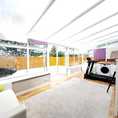 Modern And Spacious Double&king Bedrooms Both With Private Bathrooms Séjour chez l'habitant *