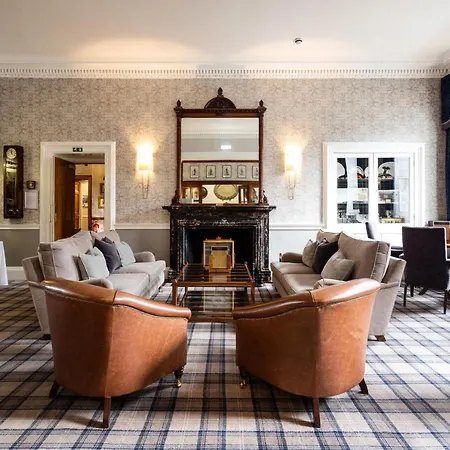 Royal Scots Club Hotel 3*